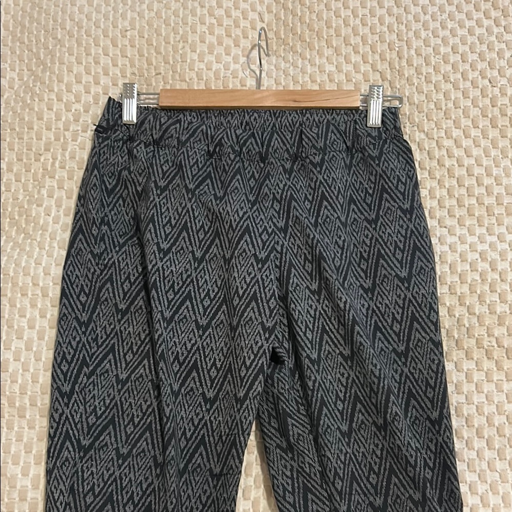 MEC. Light weight no wrinkle jogging like pant